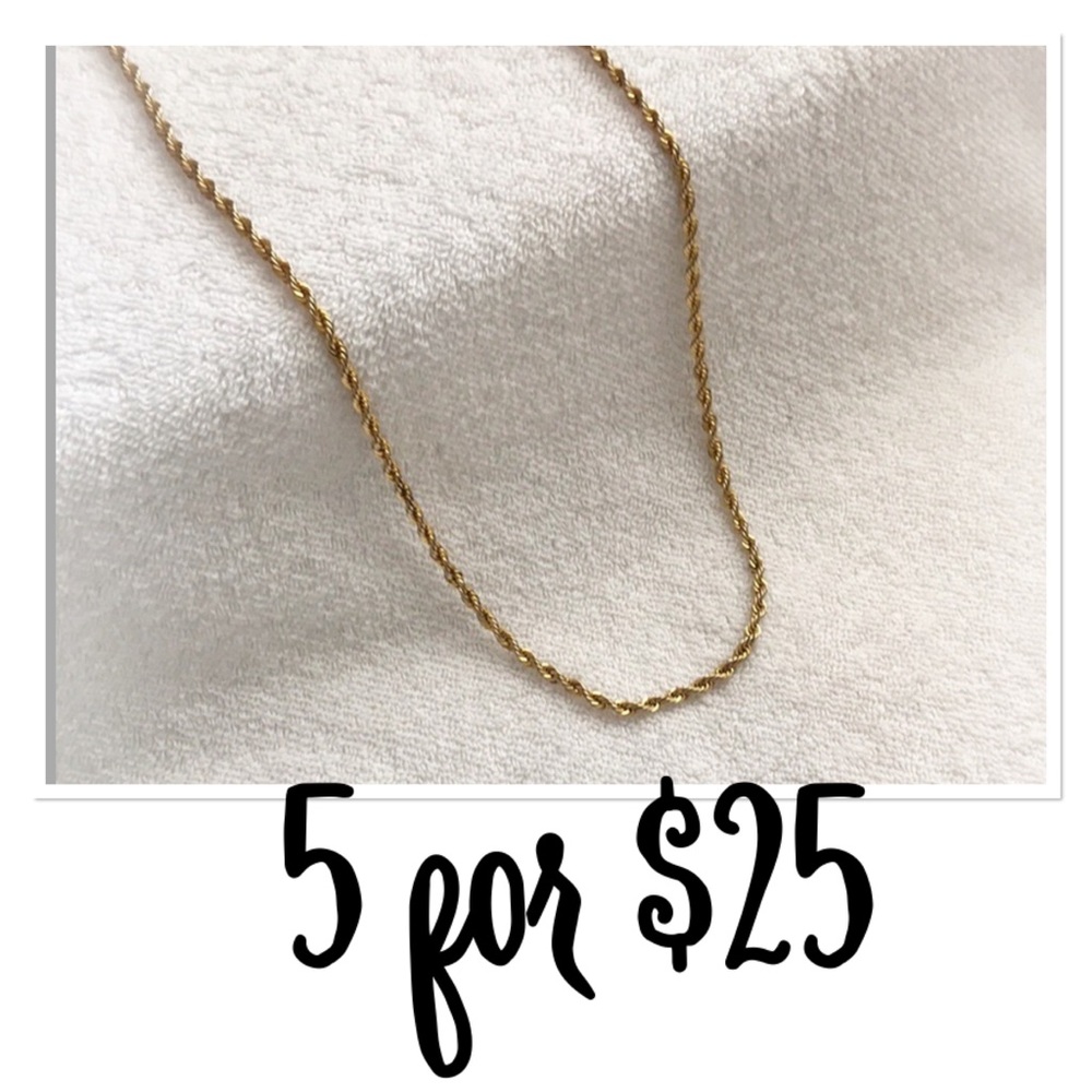 🚨CLOSET CLOSING🚨 Vintage Gold Toned Braided Necklace